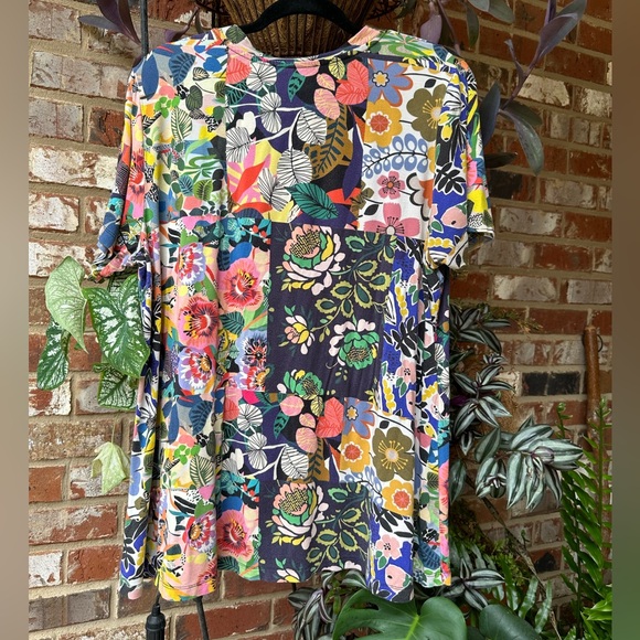 Johnny Was “Janie” favorite tee size XL EUC - Picture 3 of 3